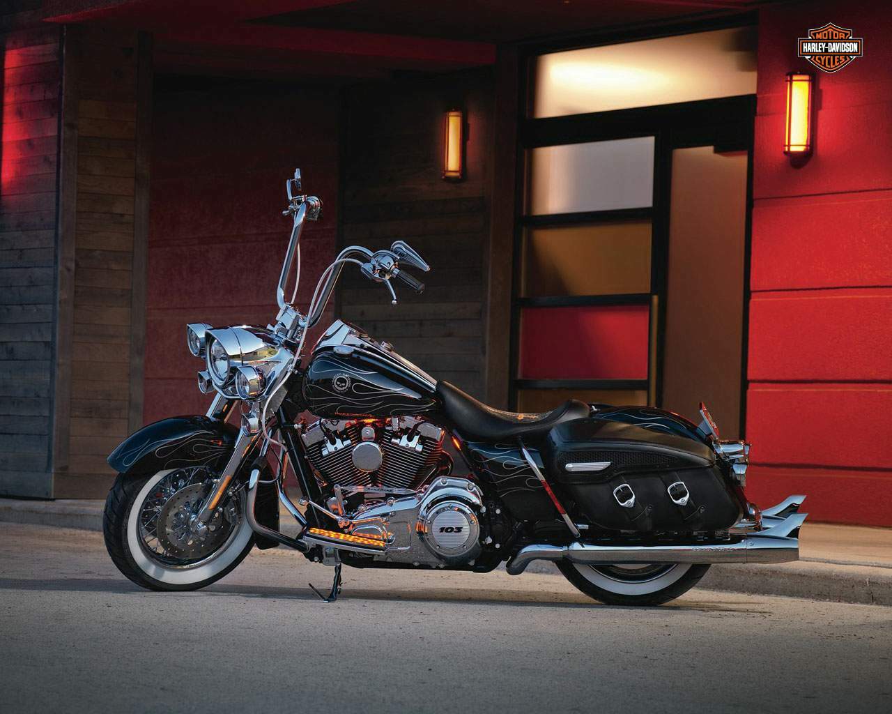 Road king on sale classic custom